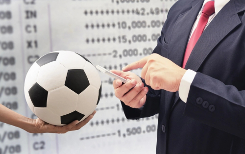 Ötən il transferlərə ən çox pul xərcləyən klubun adı açıqlanıb
