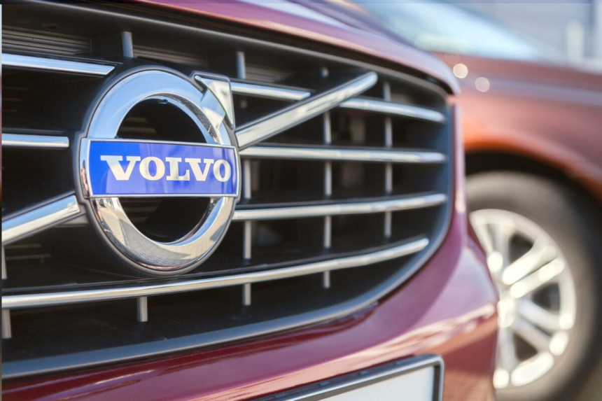 Volvo dan genişmiqyaslı yenilənmə: İki milyondan çox avtomobili əhatə edəcək
