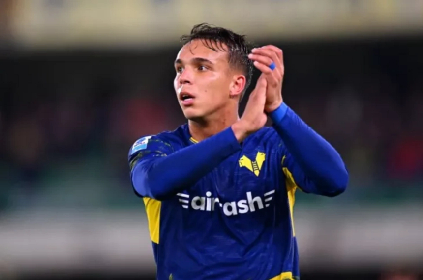 Napoli  yeni hücumçu transfer edib