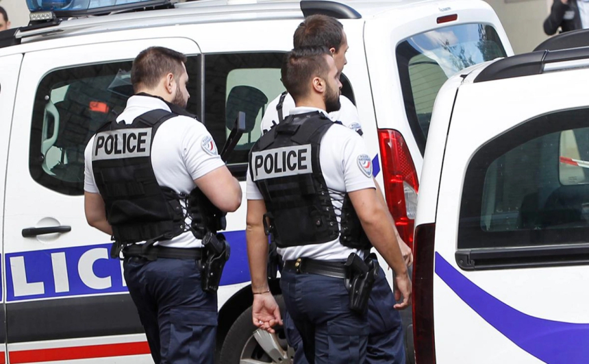 Parisdə İlon Maskın ofisində axtarışlara başlanıldı