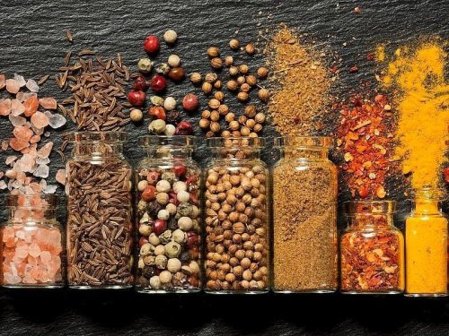 Ədviyyatların boyatladığını göstərən 4 işarə